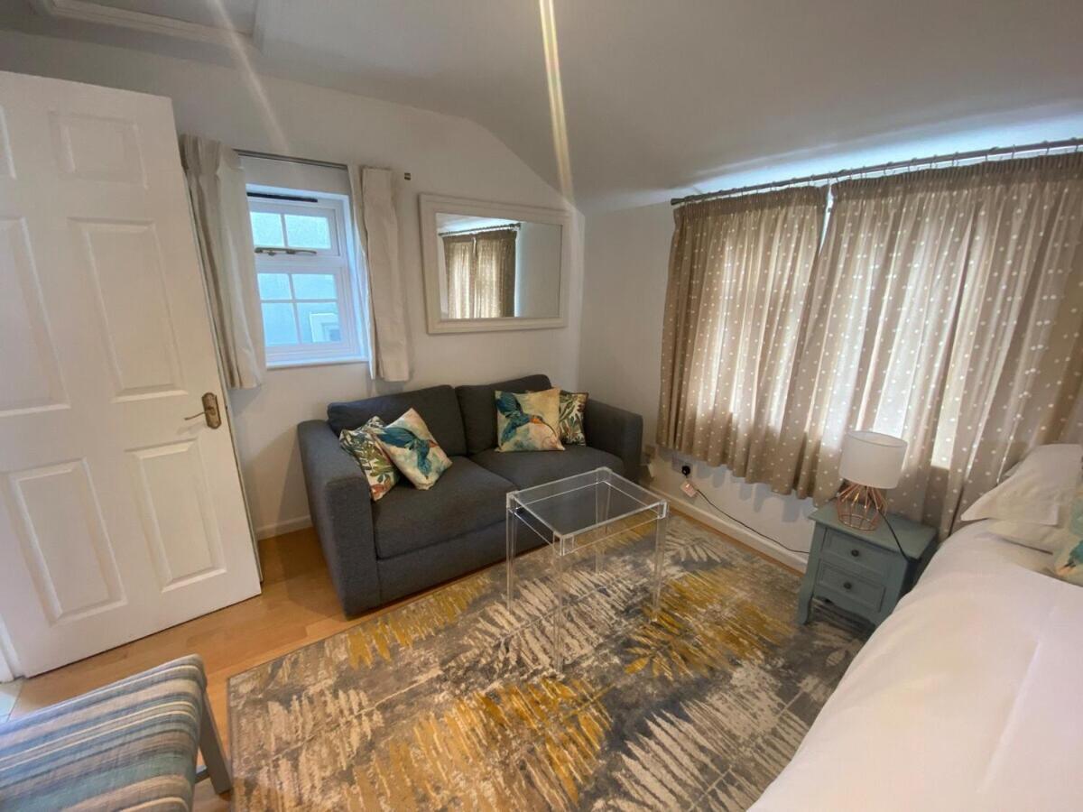 Private Entry Guesthouse Hideaway Hordle Экстерьер фото