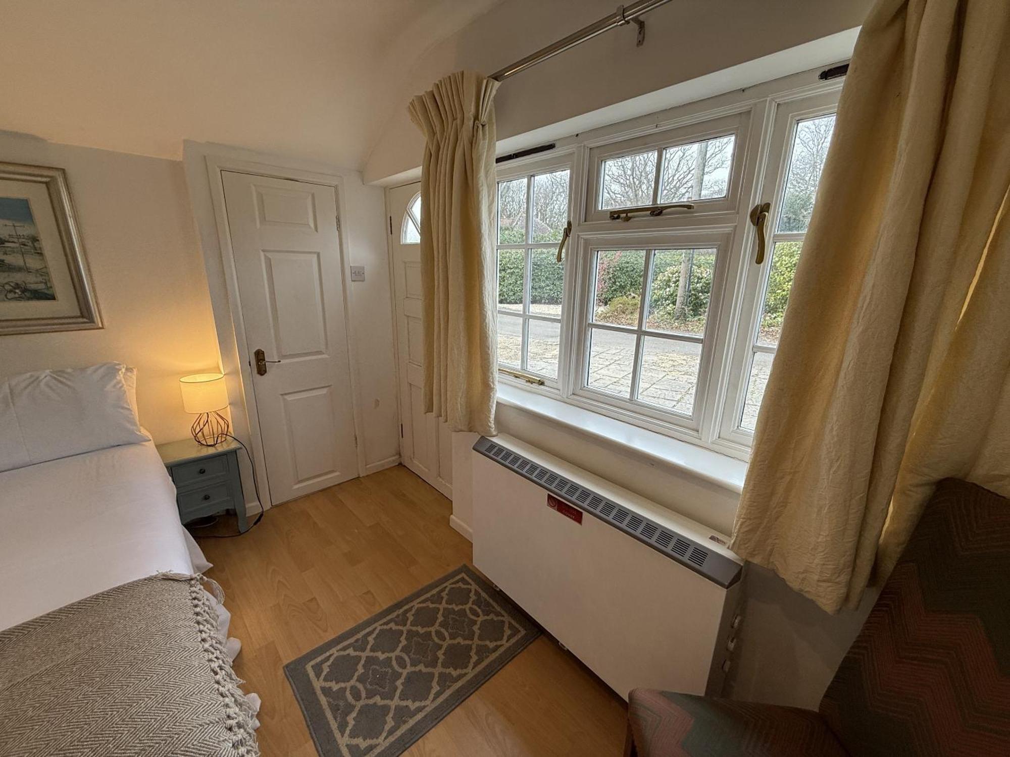 Private Entry Guesthouse Hideaway Hordle Экстерьер фото