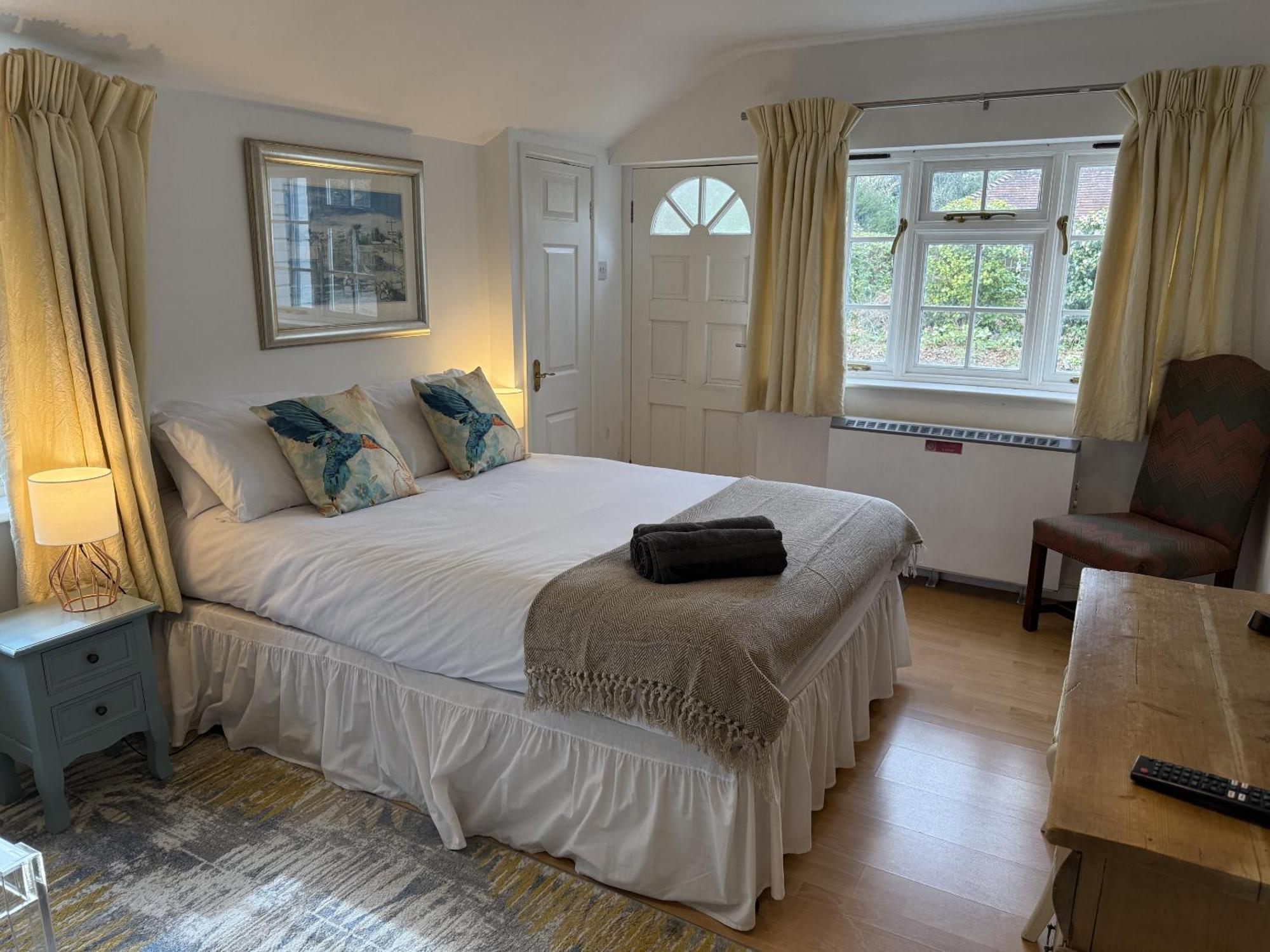Private Entry Guesthouse Hideaway Hordle Экстерьер фото